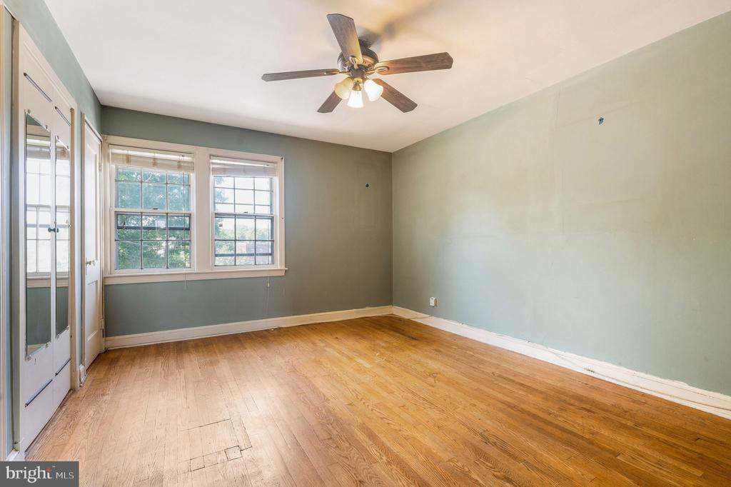 4803 S Dakota NE
