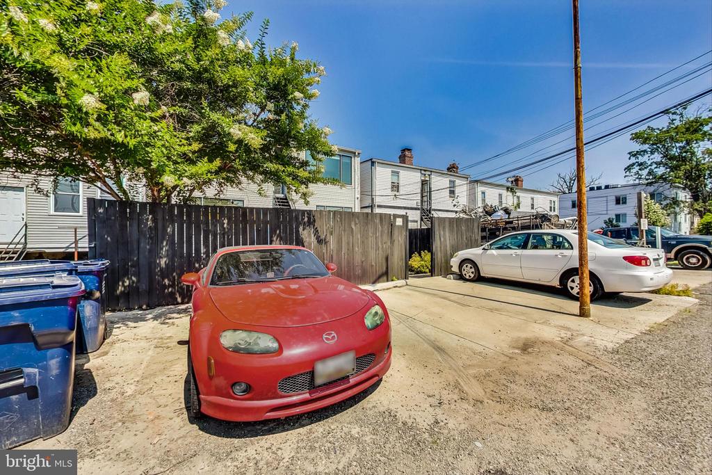 1653 Trinidad Ave NE #4