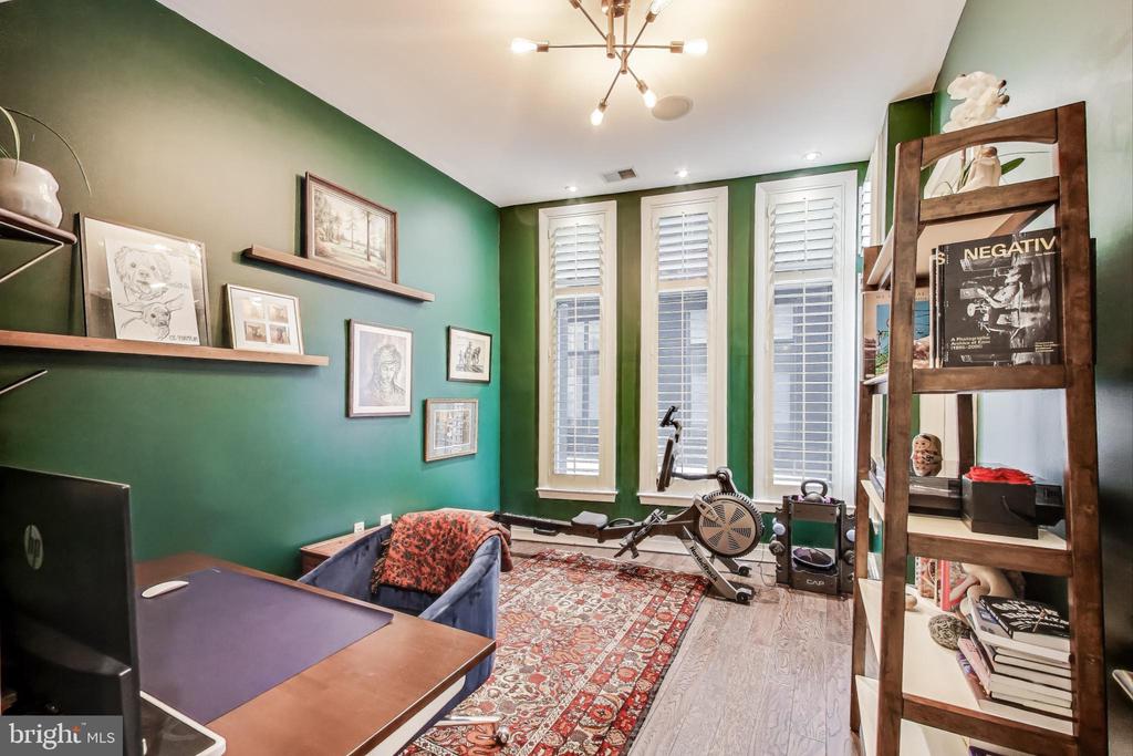 1307 Clifton St NW #22