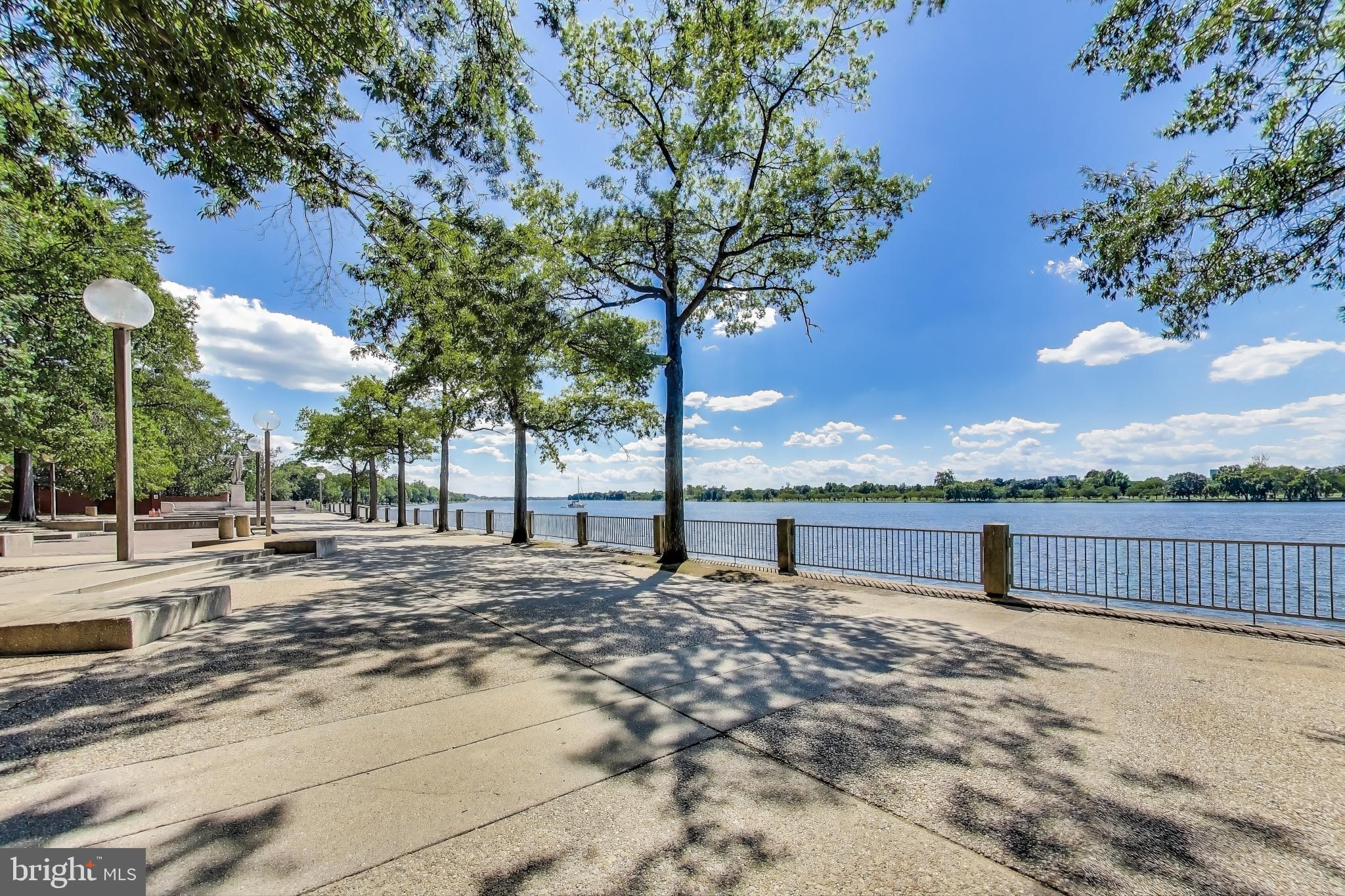 1435 4TH STREET SW B609