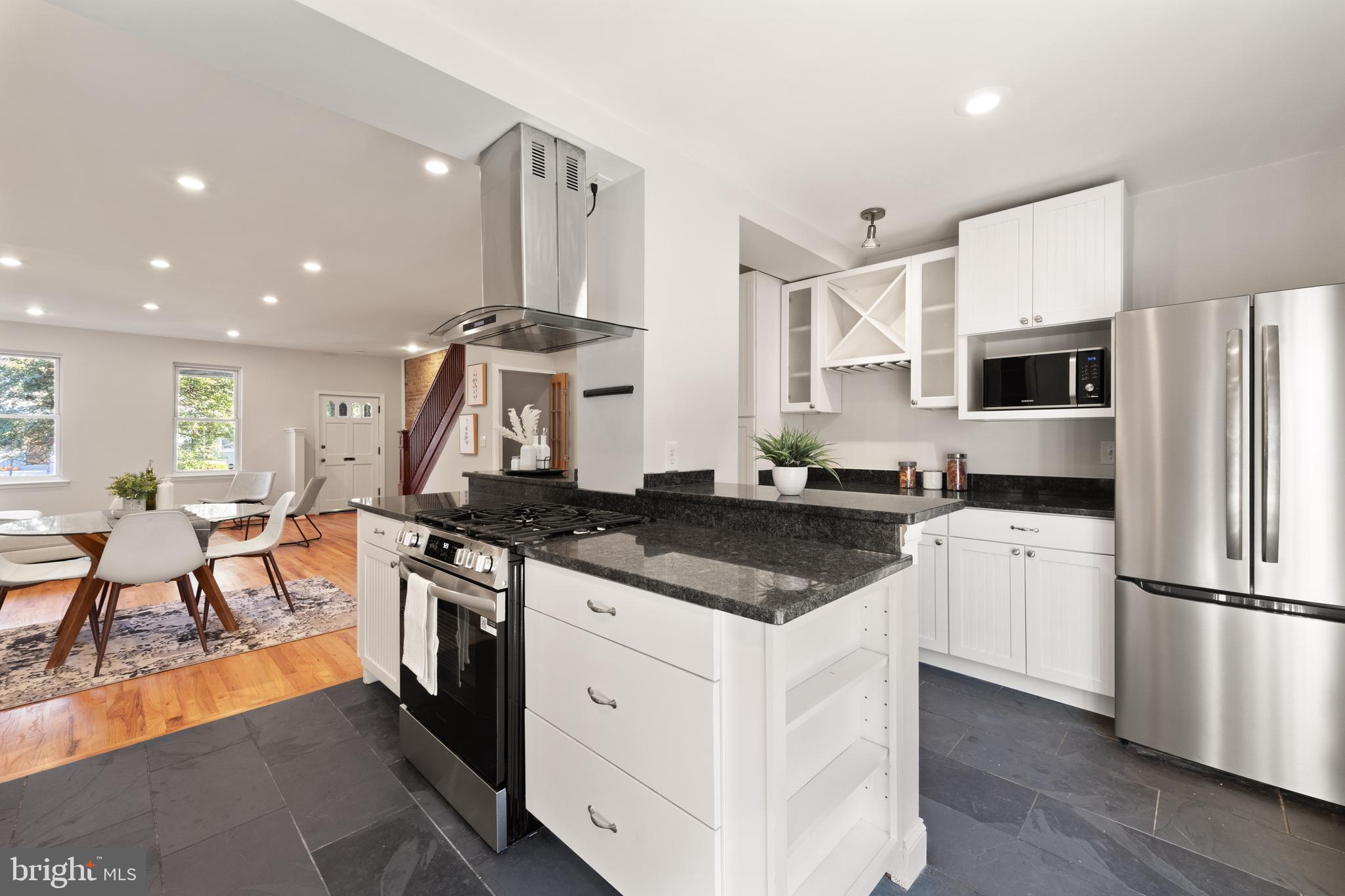 1427 MORSE STREET NE