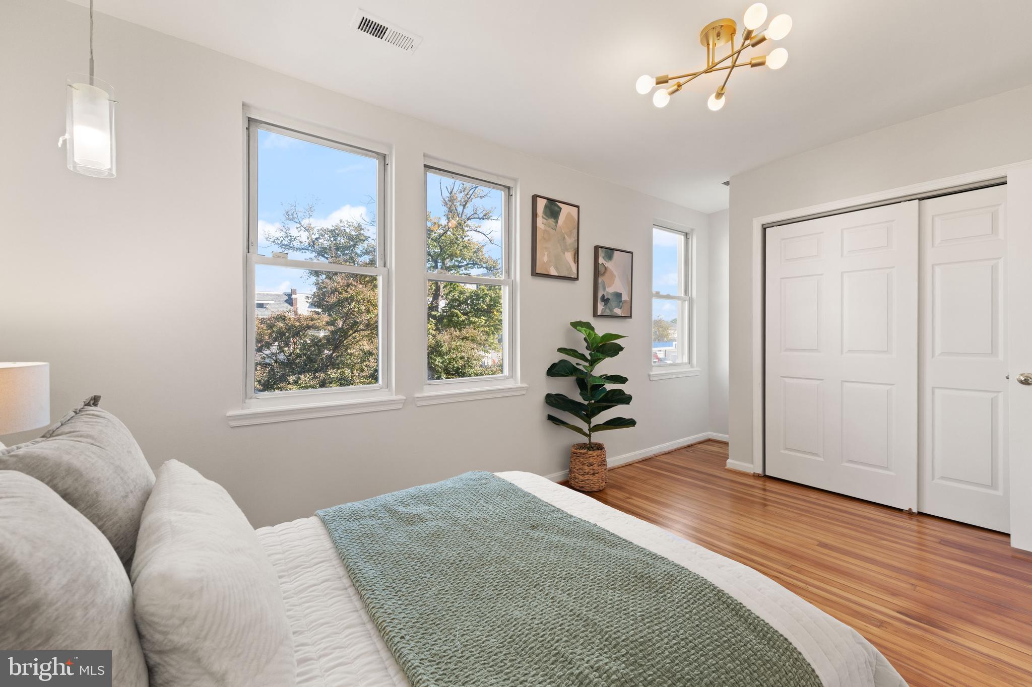 1427 MORSE STREET NE