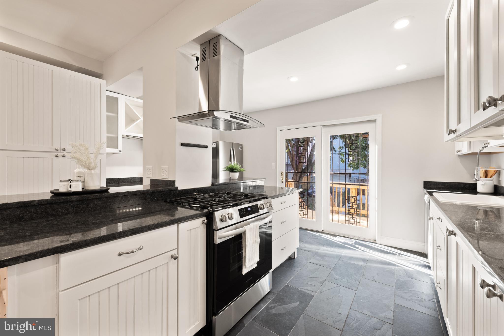 1427 MORSE STREET NE