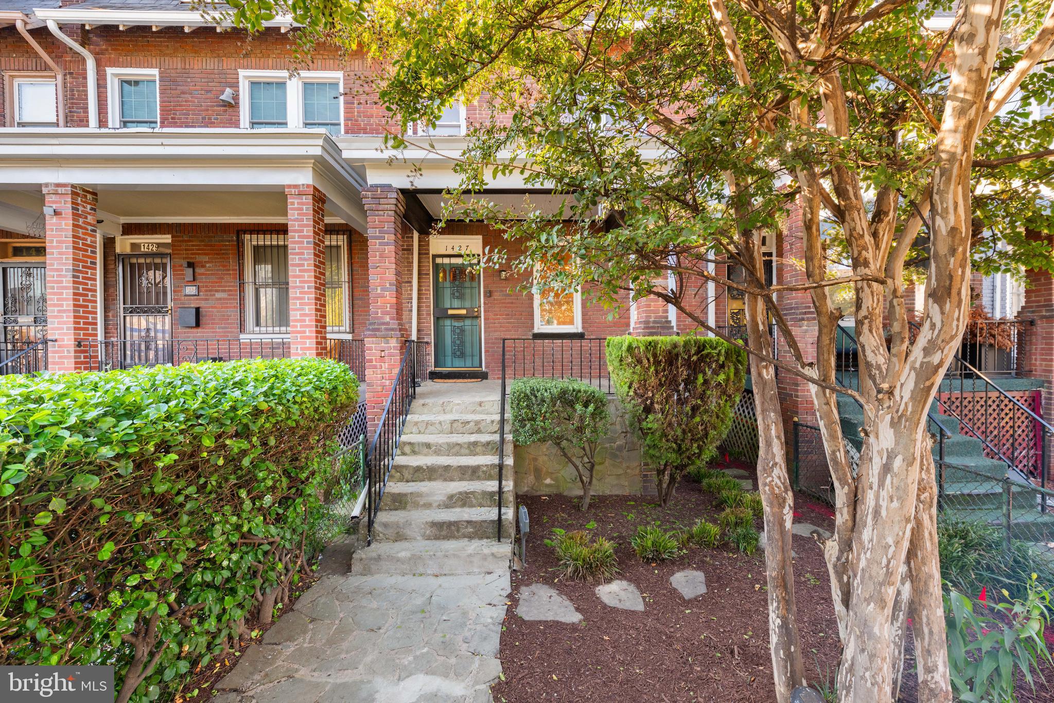 1427 MORSE STREET NE