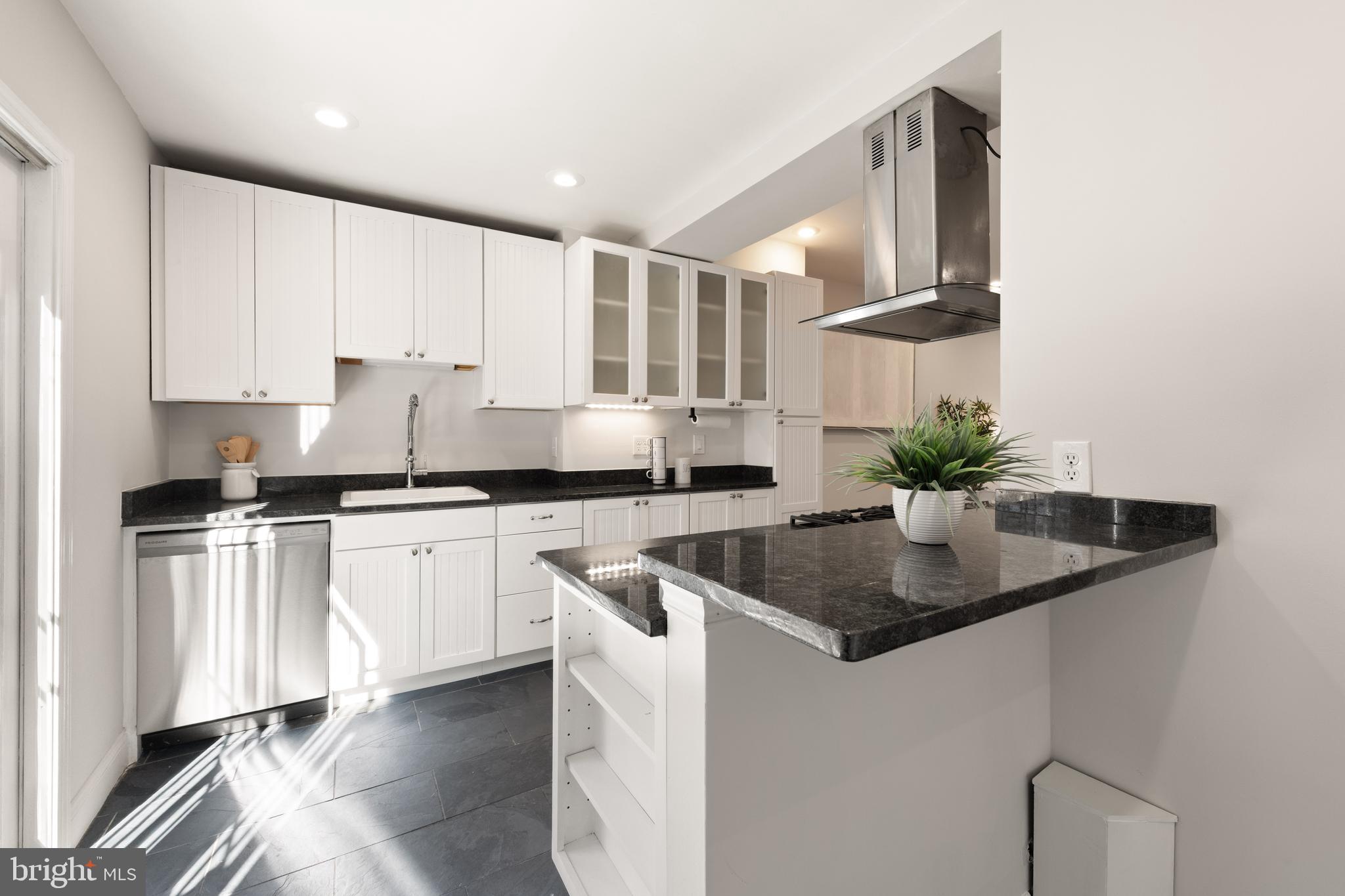 1427 MORSE STREET NE