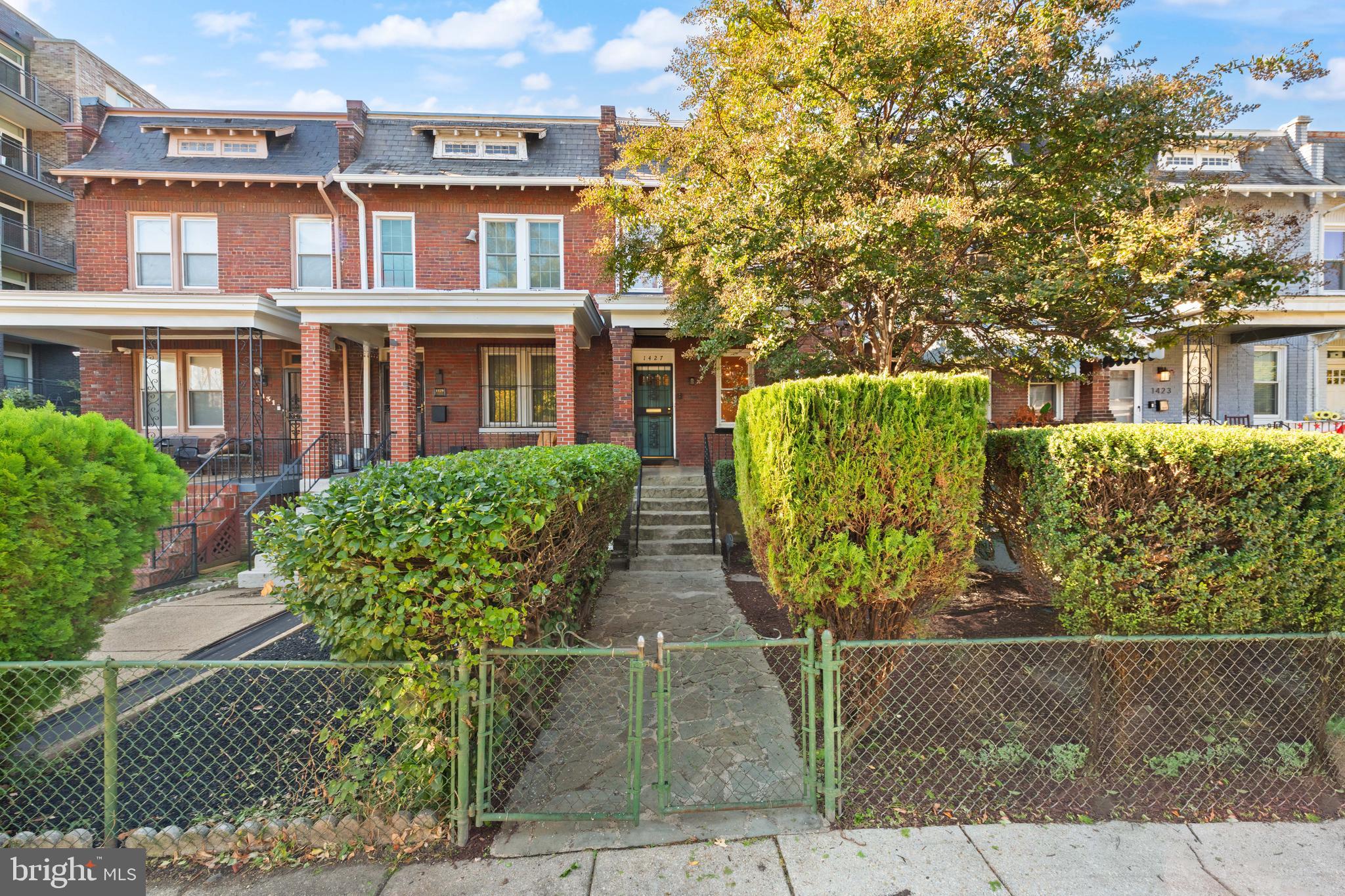 1427 MORSE STREET NE