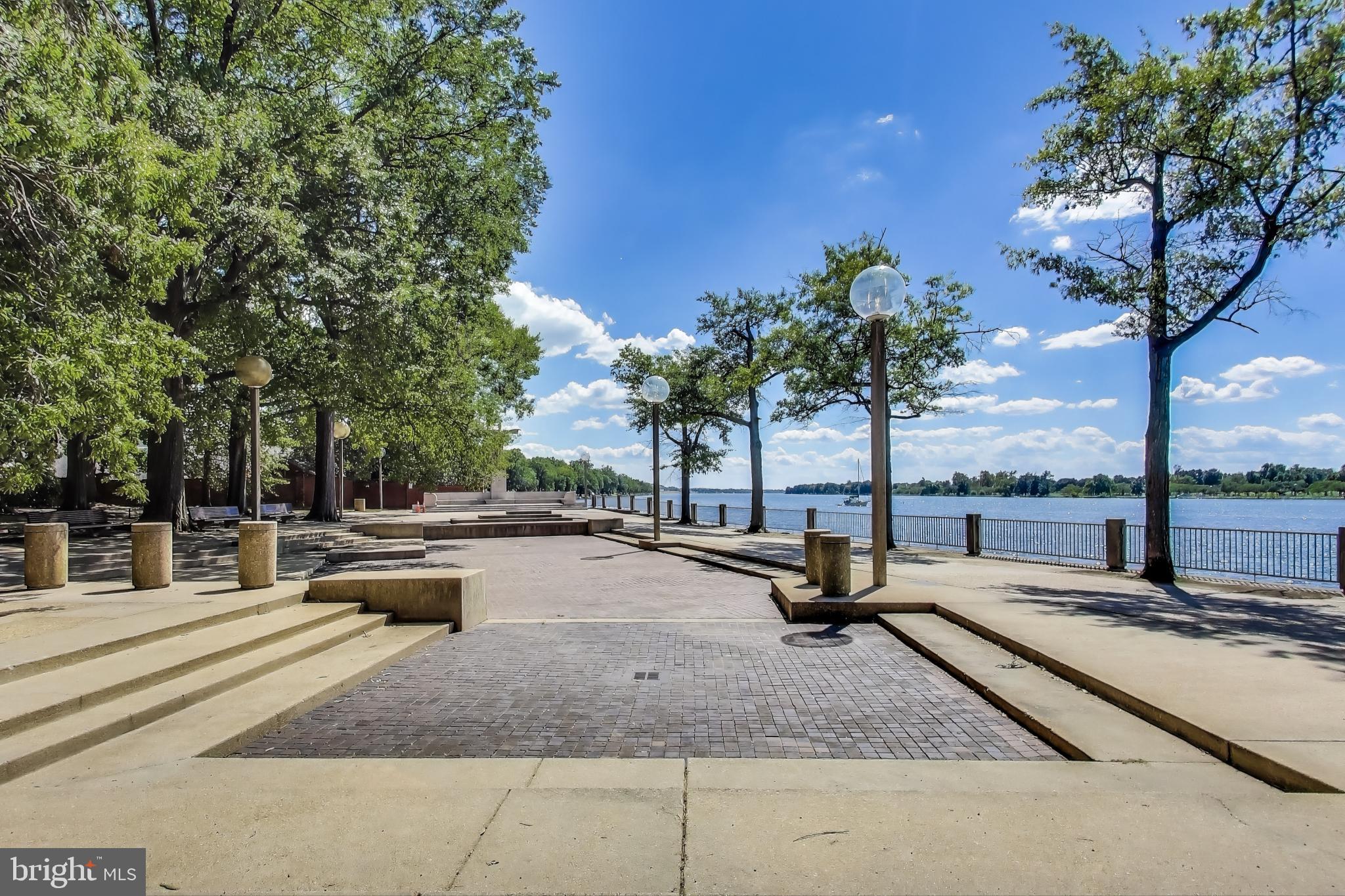 1435 4TH STREET SW B609