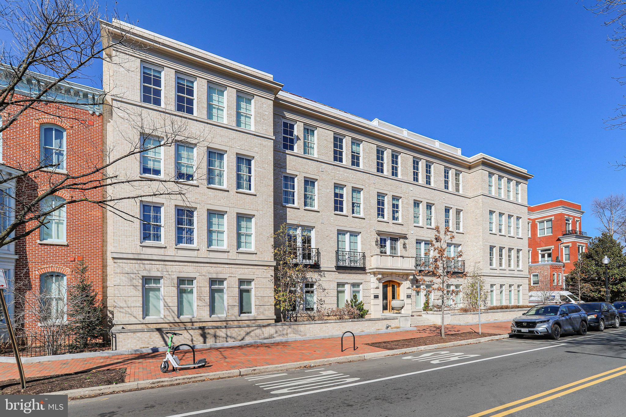 300 8TH STREET NE 404