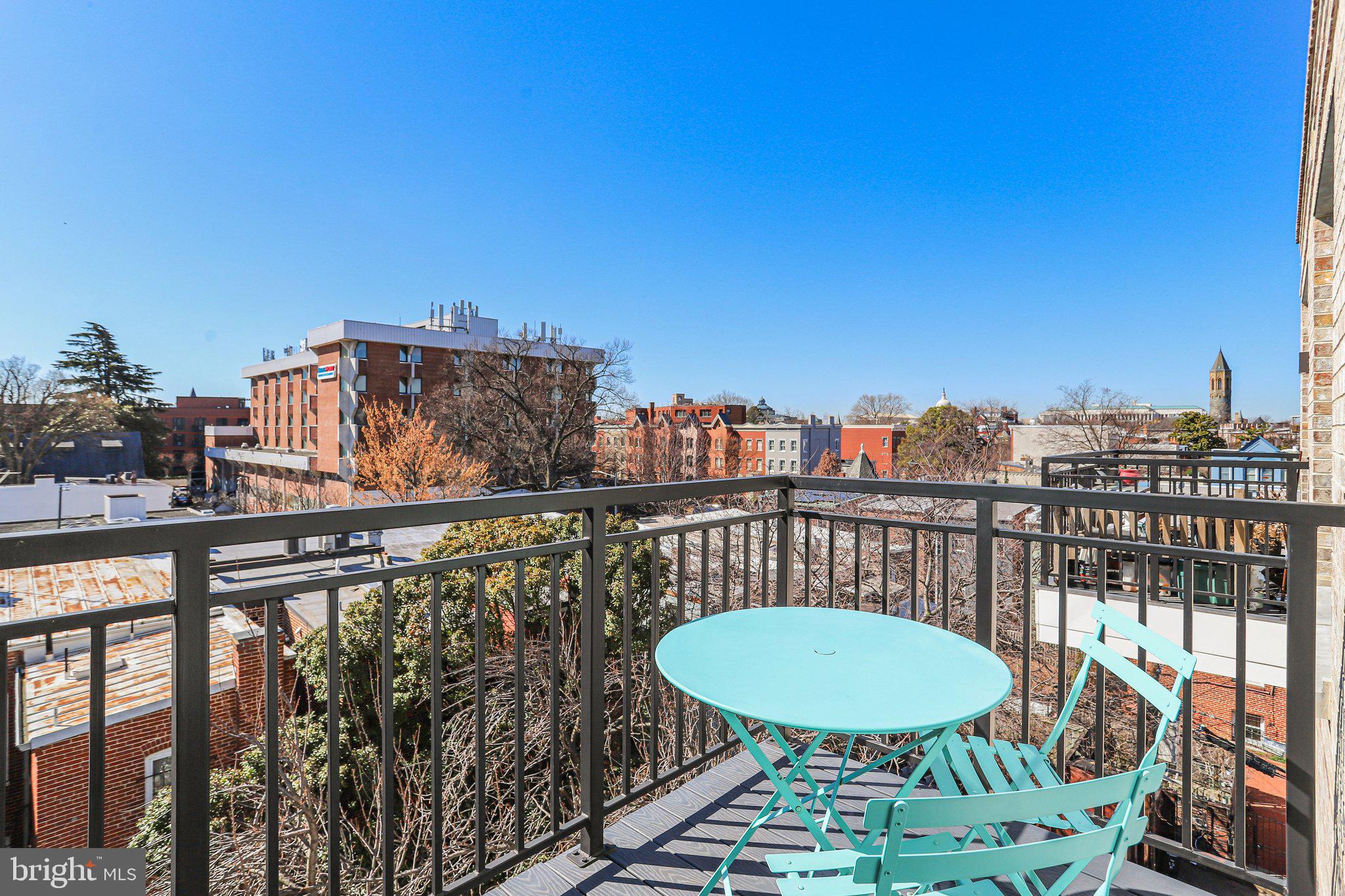 300 8TH STREET NE 404