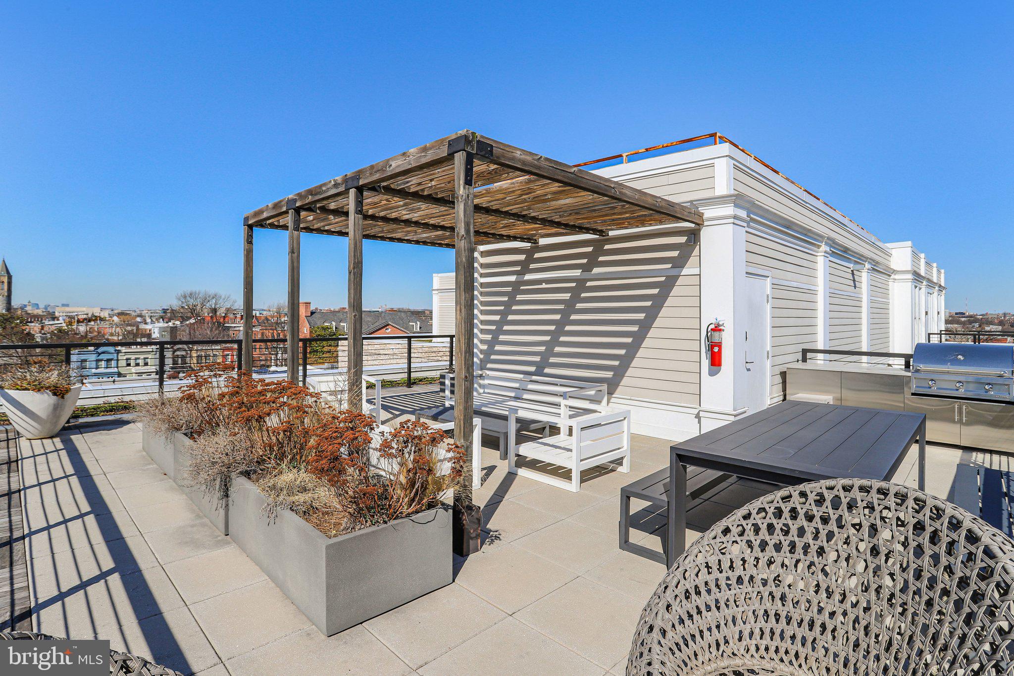 300 8TH STREET NE 404