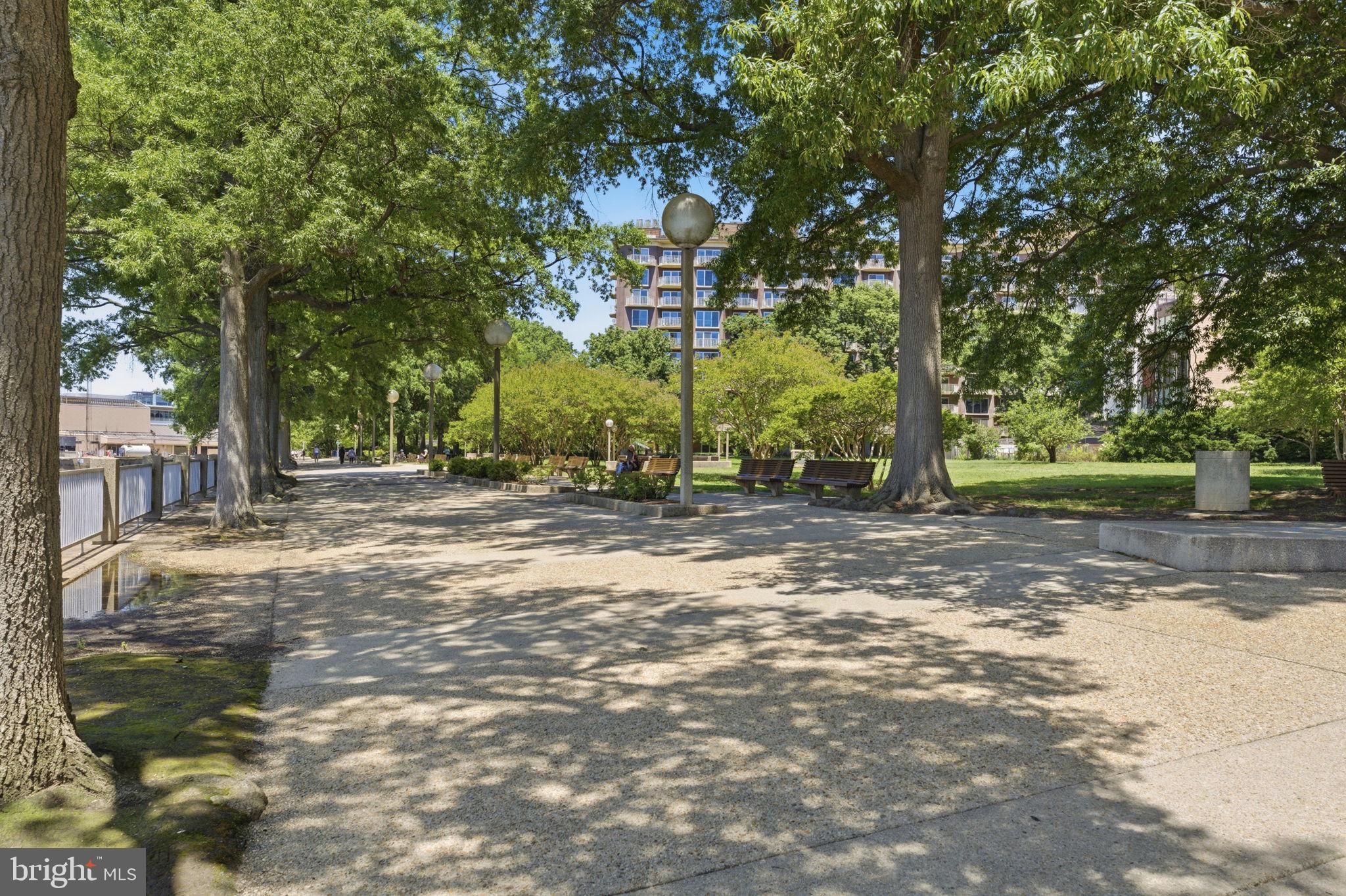1435 4TH STREET SW B609