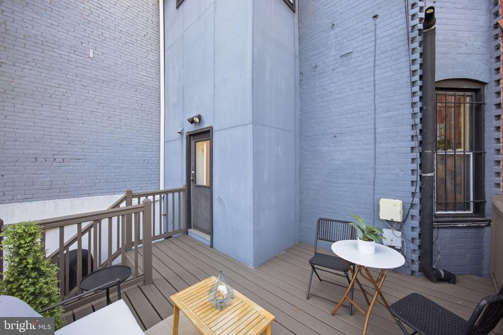 1112 MONROE STREET NW