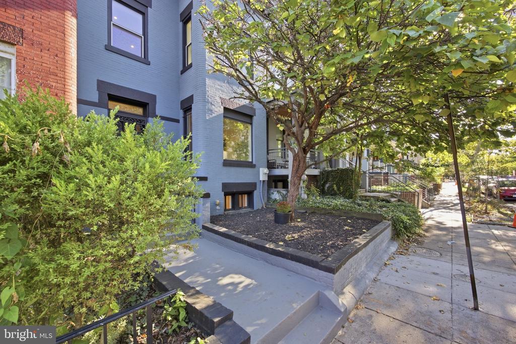 1112 MONROE STREET NW