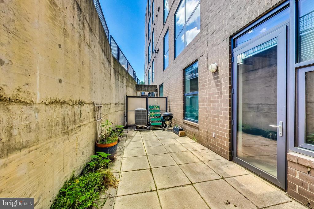 2301 CHAMPLAIN STREET NW Unit: T04