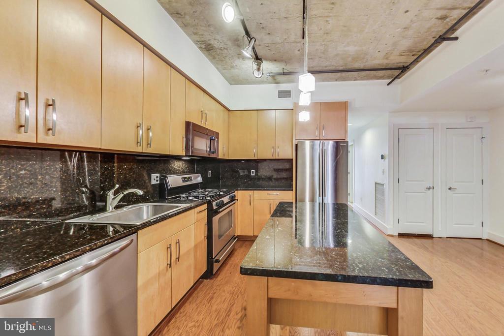 2301 CHAMPLAIN STREET NW Unit: T04