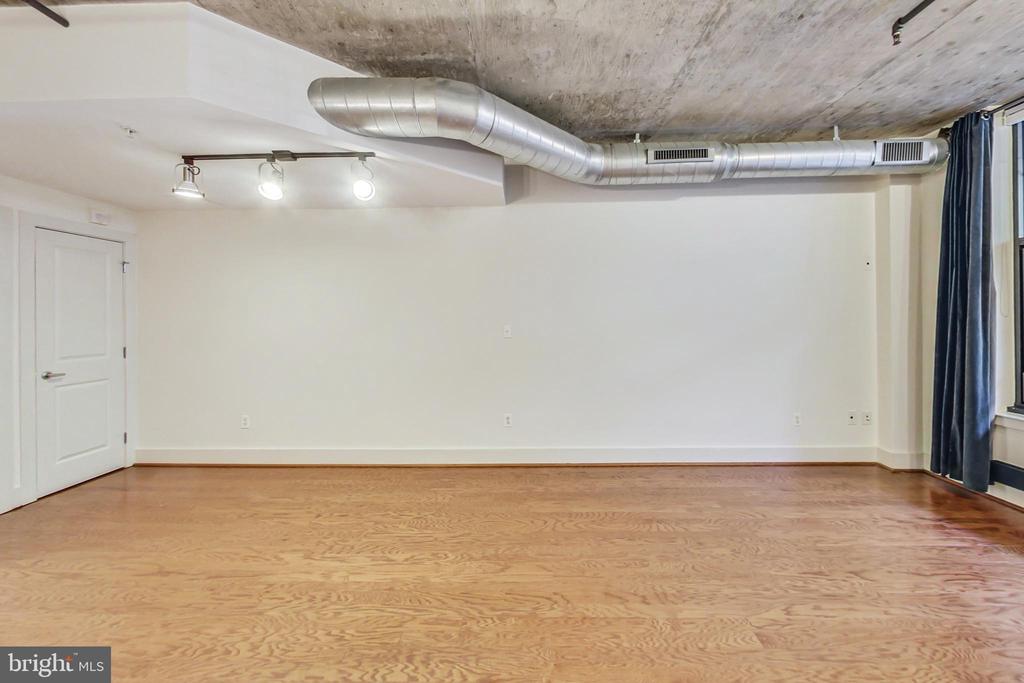 2301 CHAMPLAIN STREET NW Unit: T04