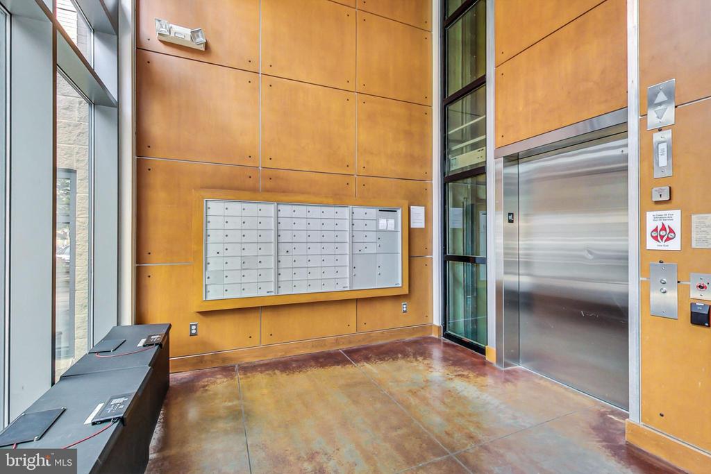 2301 CHAMPLAIN STREET NW Unit: T04
