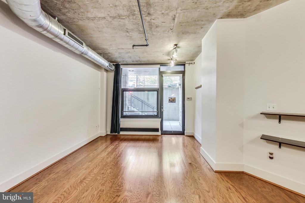 2301 CHAMPLAIN STREET NW Unit: T04