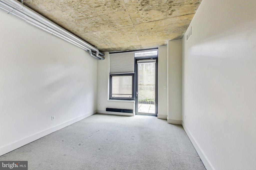 2301 CHAMPLAIN STREET NW Unit: T04
