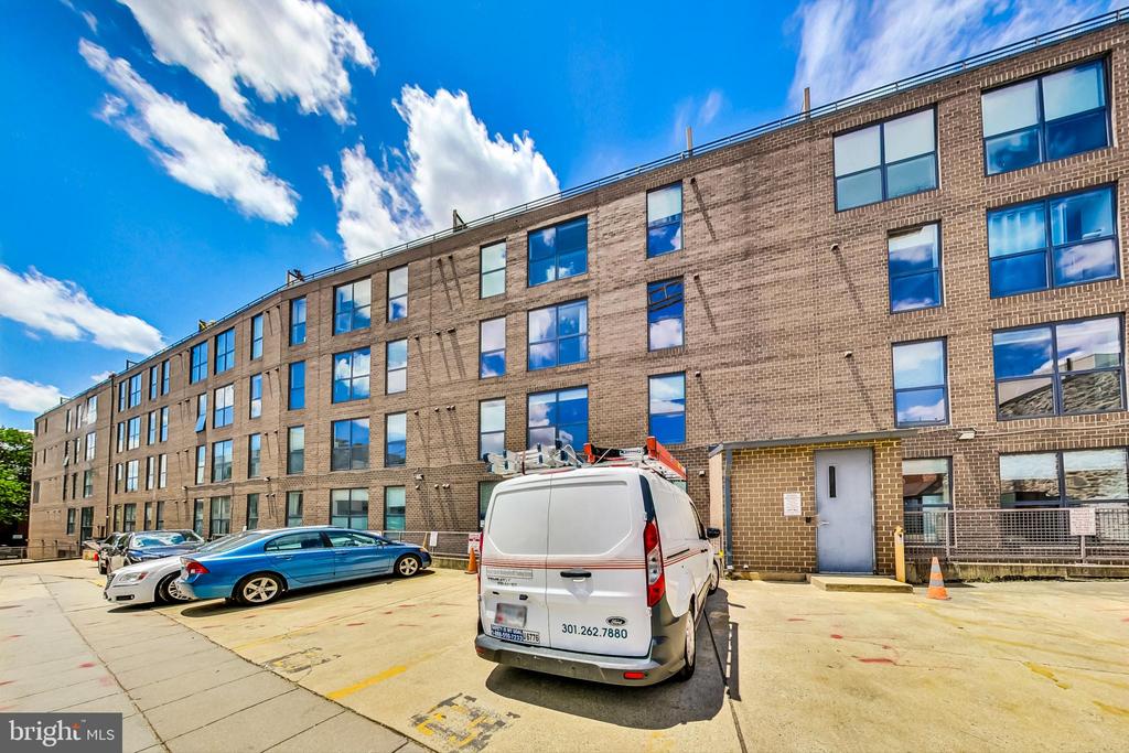 2301 CHAMPLAIN STREET NW Unit: T04