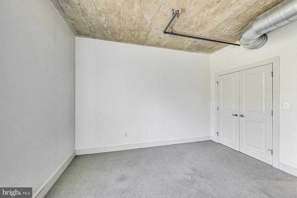 2301 CHAMPLAIN STREET NW Unit: T04