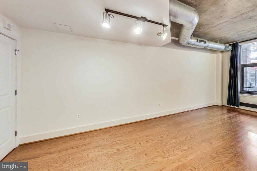2301 CHAMPLAIN STREET NW Unit: T04