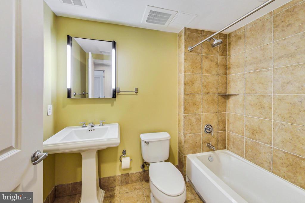 2301 CHAMPLAIN STREET NW Unit: T04