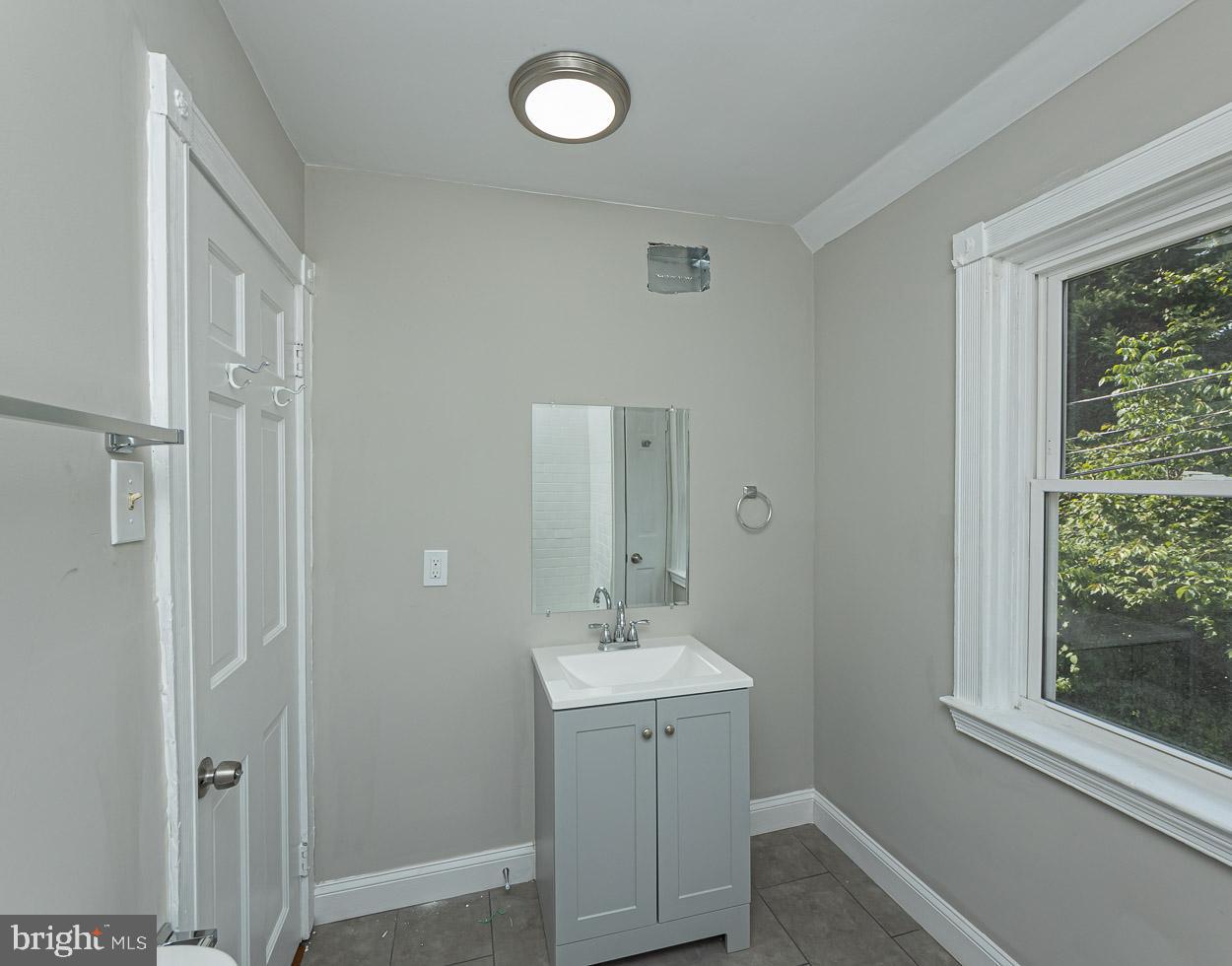 310 Eastway Ct