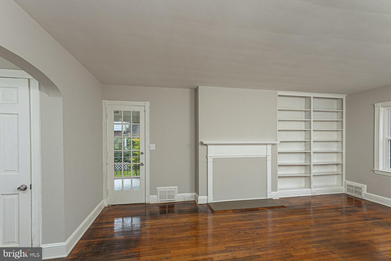 310 Eastway Ct