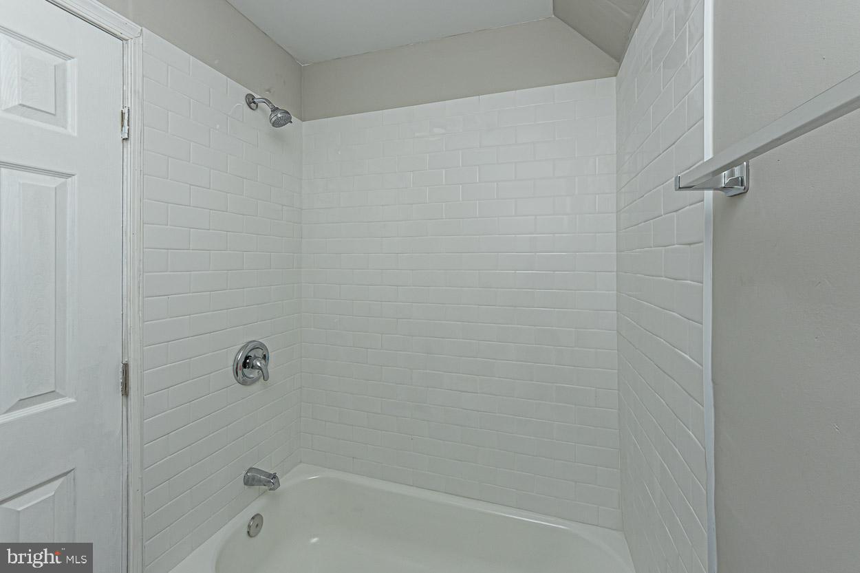 310 Eastway Ct