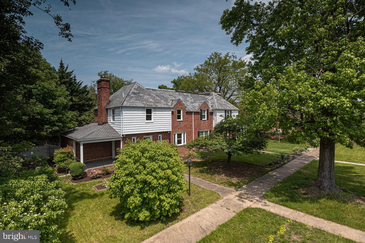 310 Eastway Ct