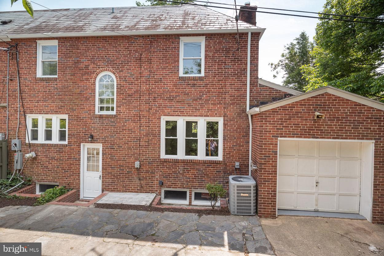310 Eastway Ct