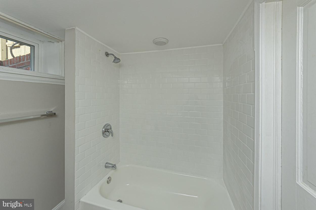 310 Eastway Ct