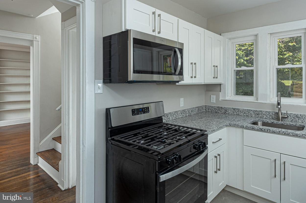 310 Eastway Ct
