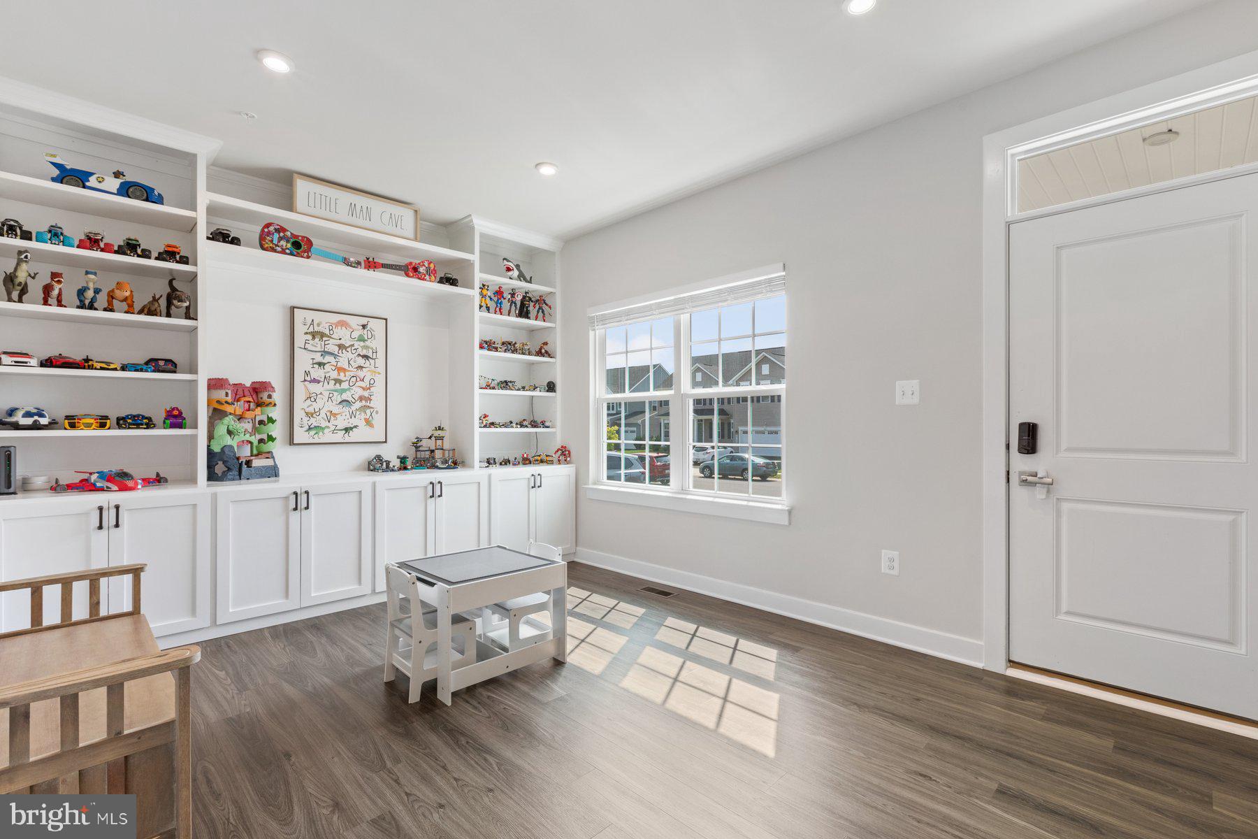 6720 Serviceberry Dr