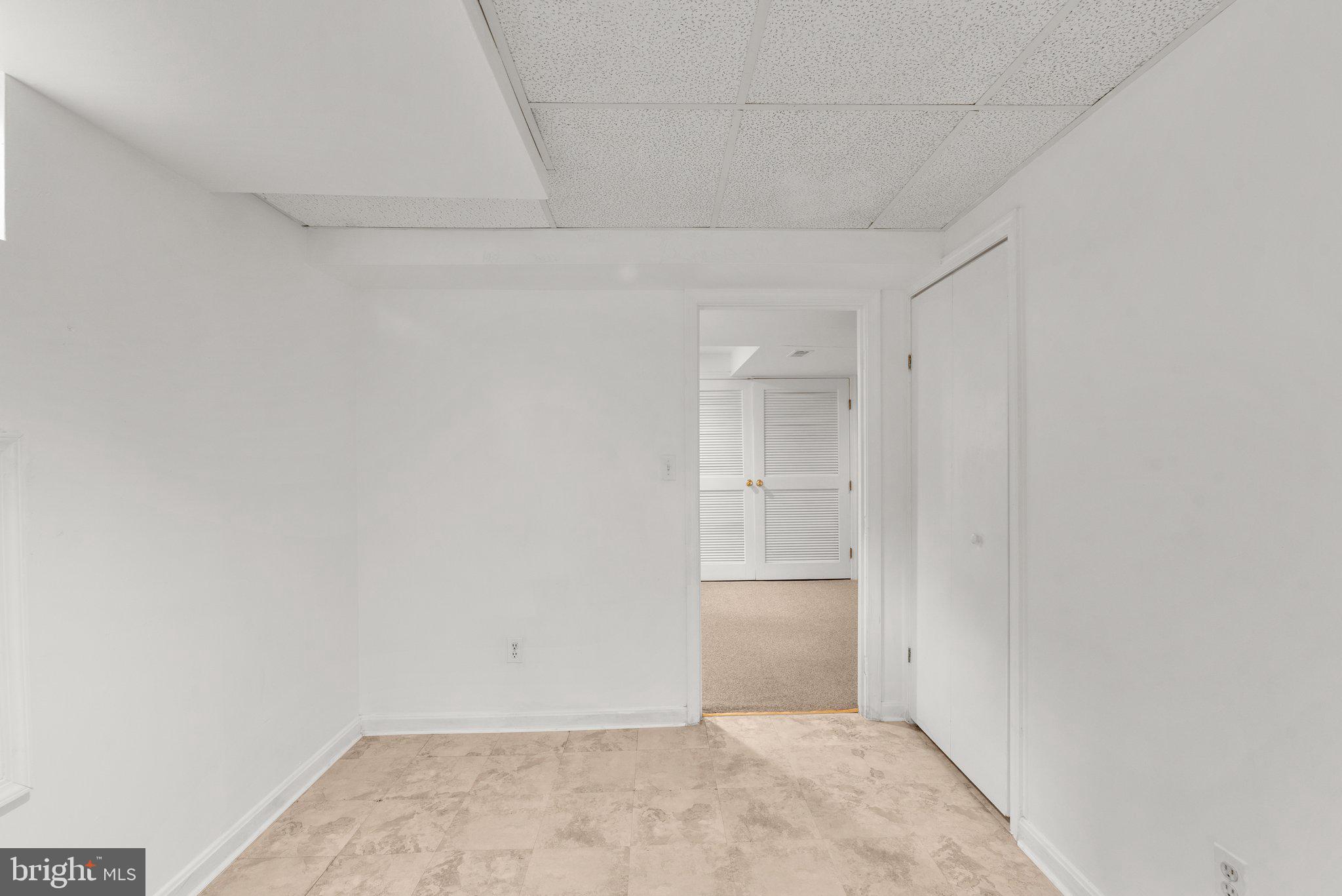807 Islington STREET