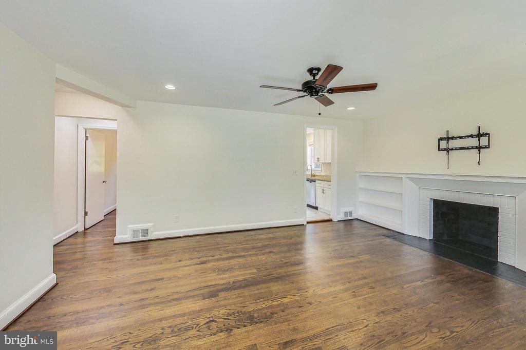 1906 Alberti Dr