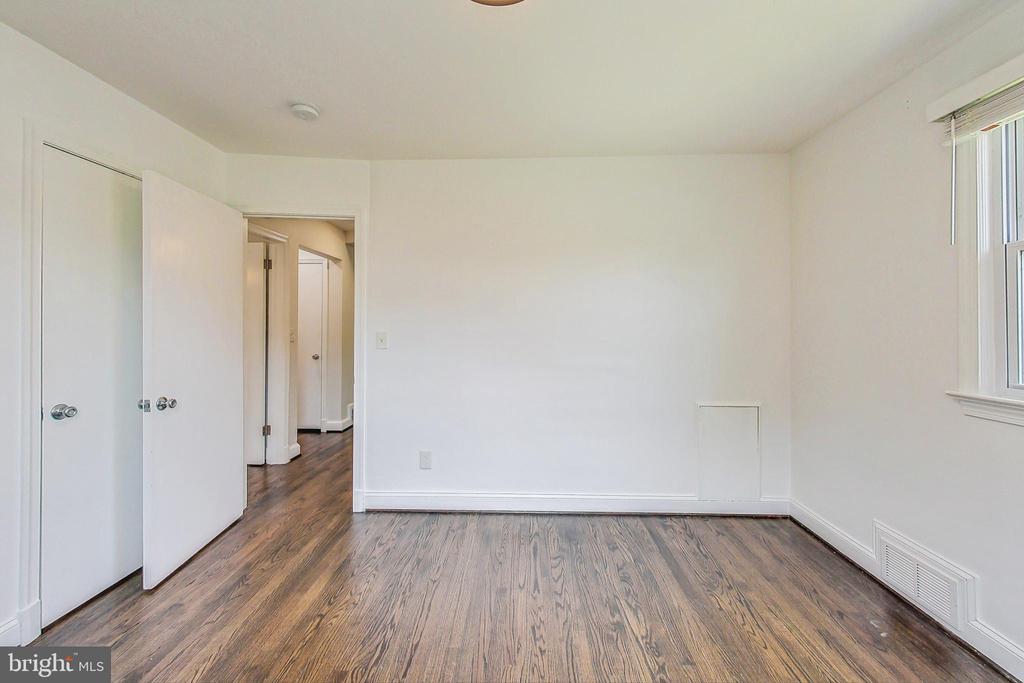 1906 Alberti Dr