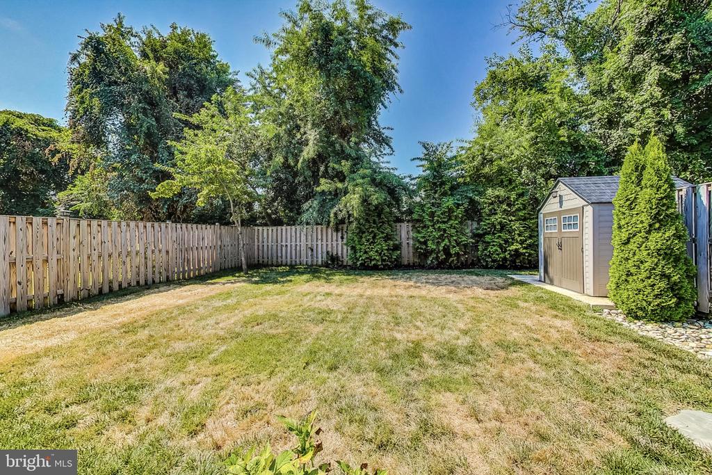 1906 Alberti Dr