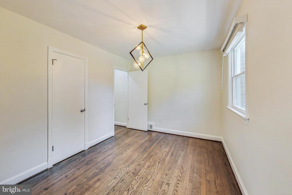 1906 Alberti Dr