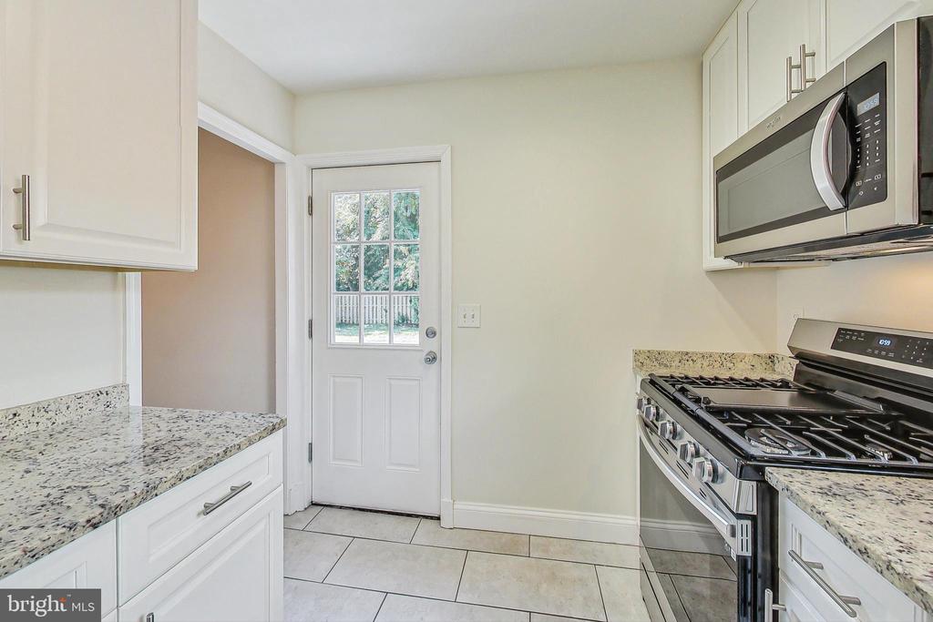 1906 Alberti Dr