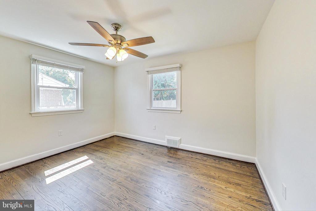 1906 Alberti Dr