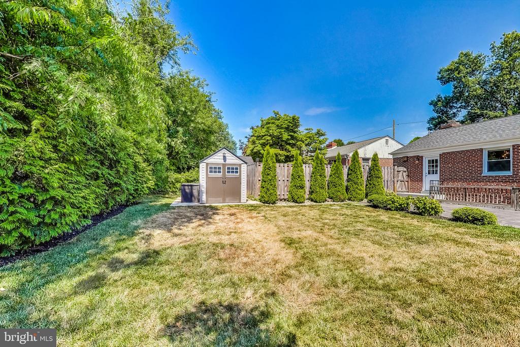 1906 Alberti Dr