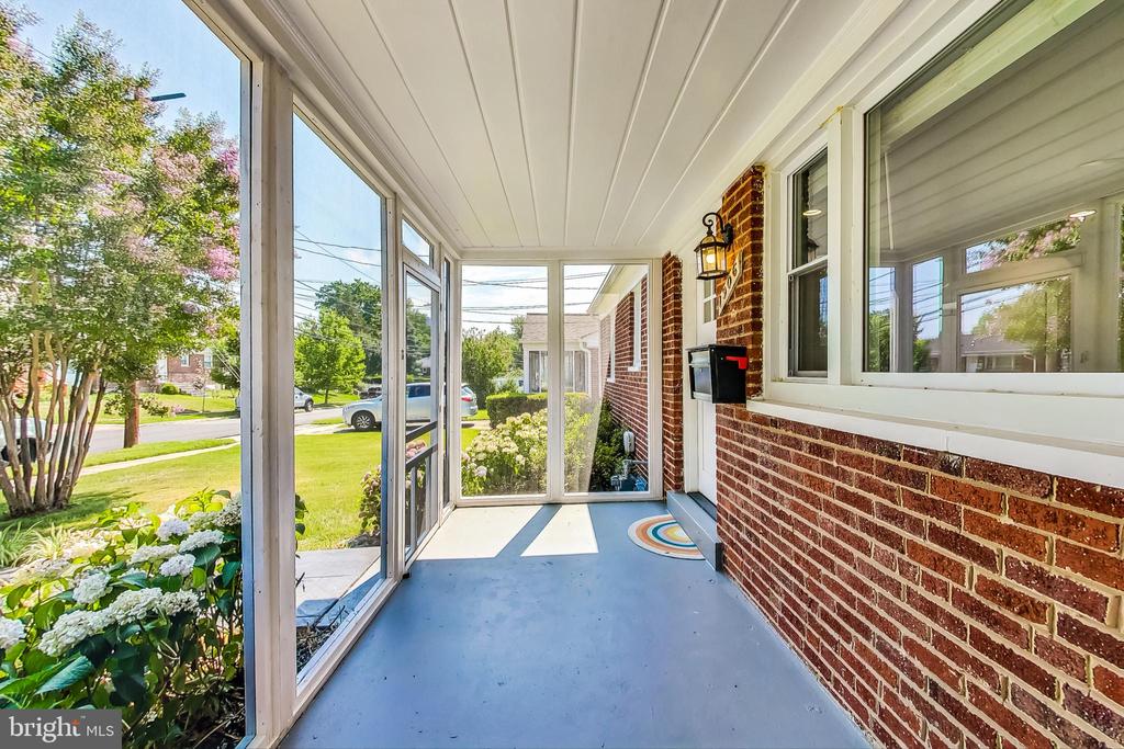 1906 Alberti Dr