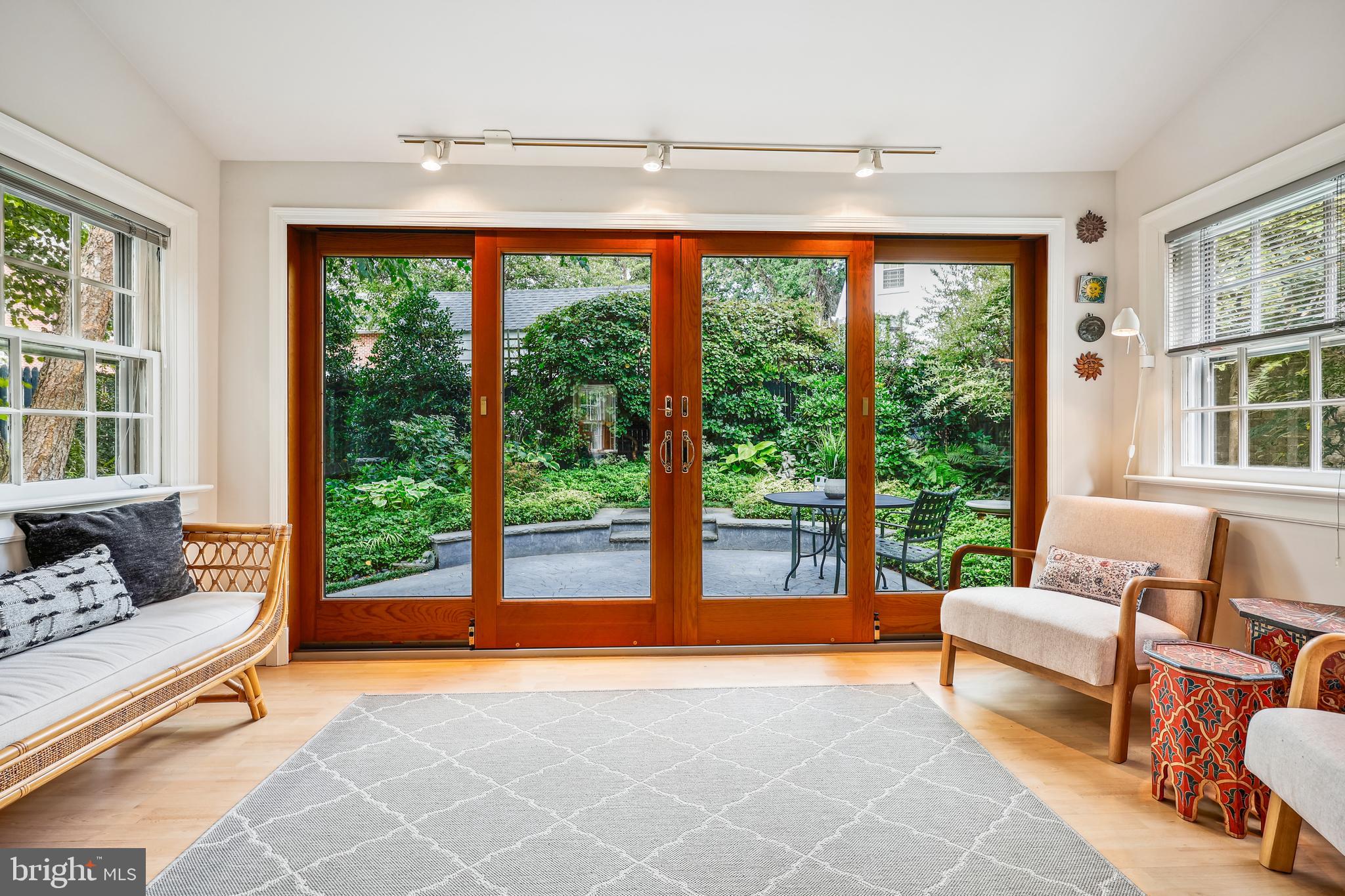 8904 Colesville Rd