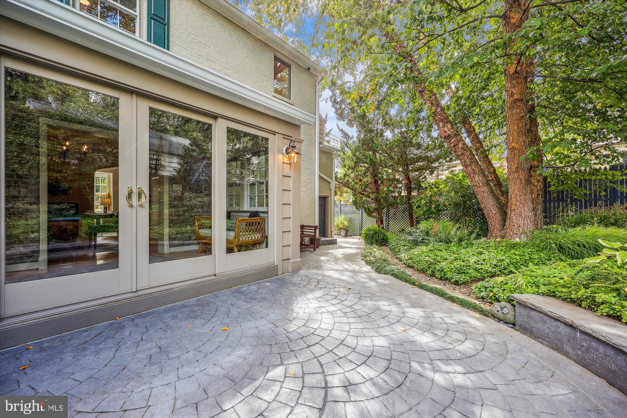 8904 Colesville Rd