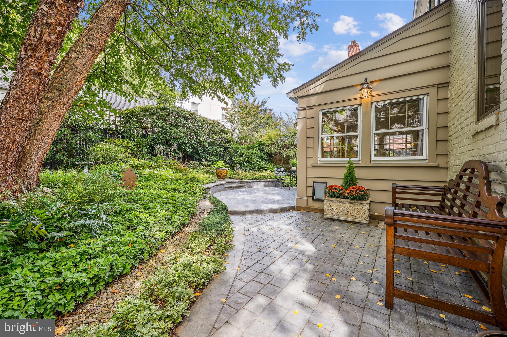 8904 Colesville Rd