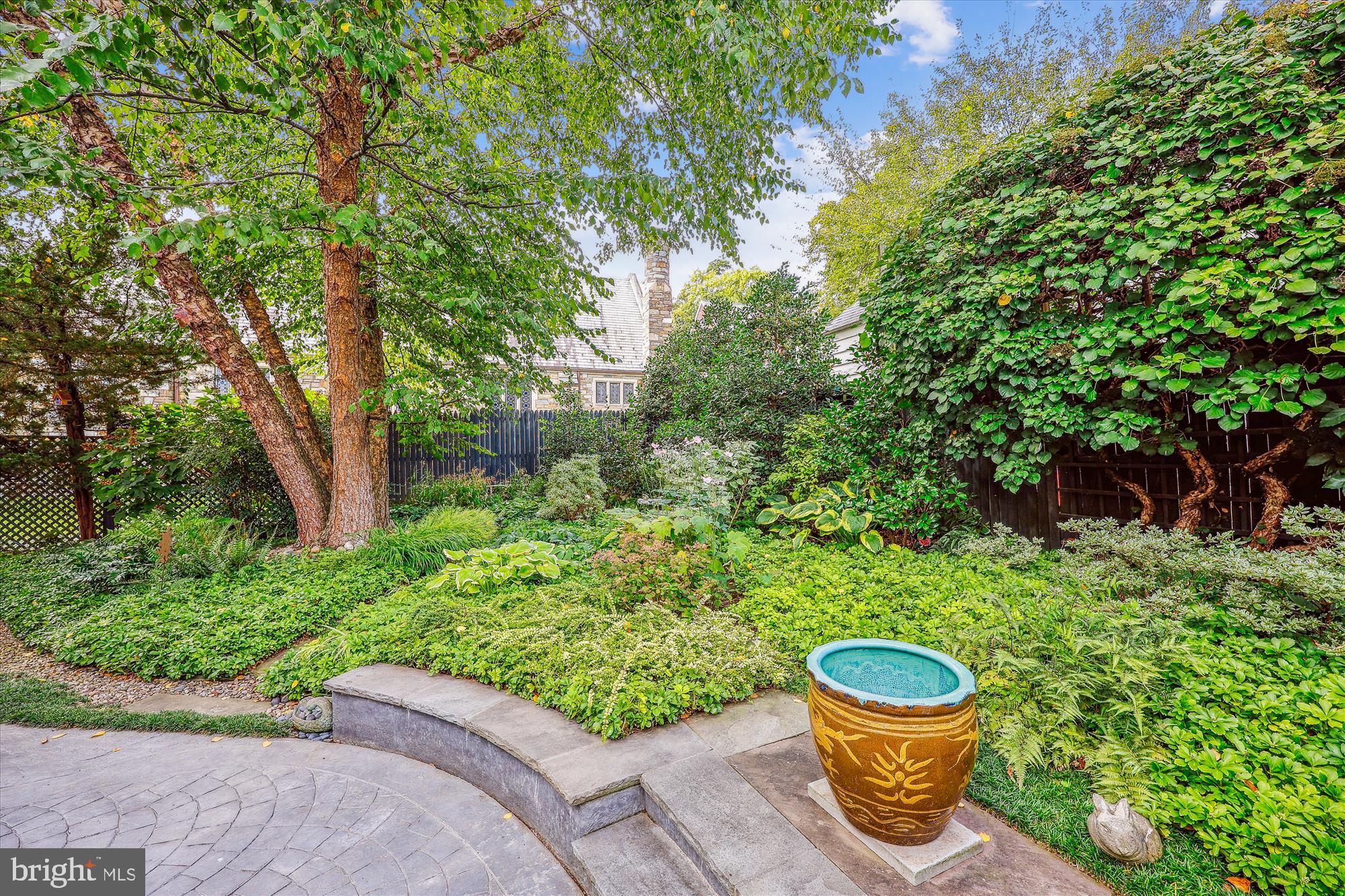 8904 Colesville Rd