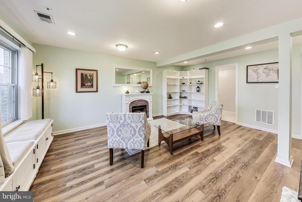 3307 Sea Port Way