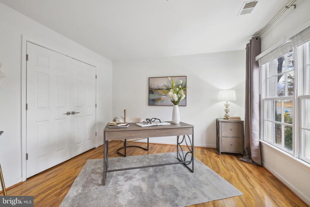 407 Oak Knoll Dr